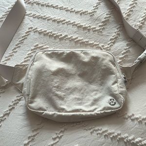 lululemon white larges everywhere belt bag